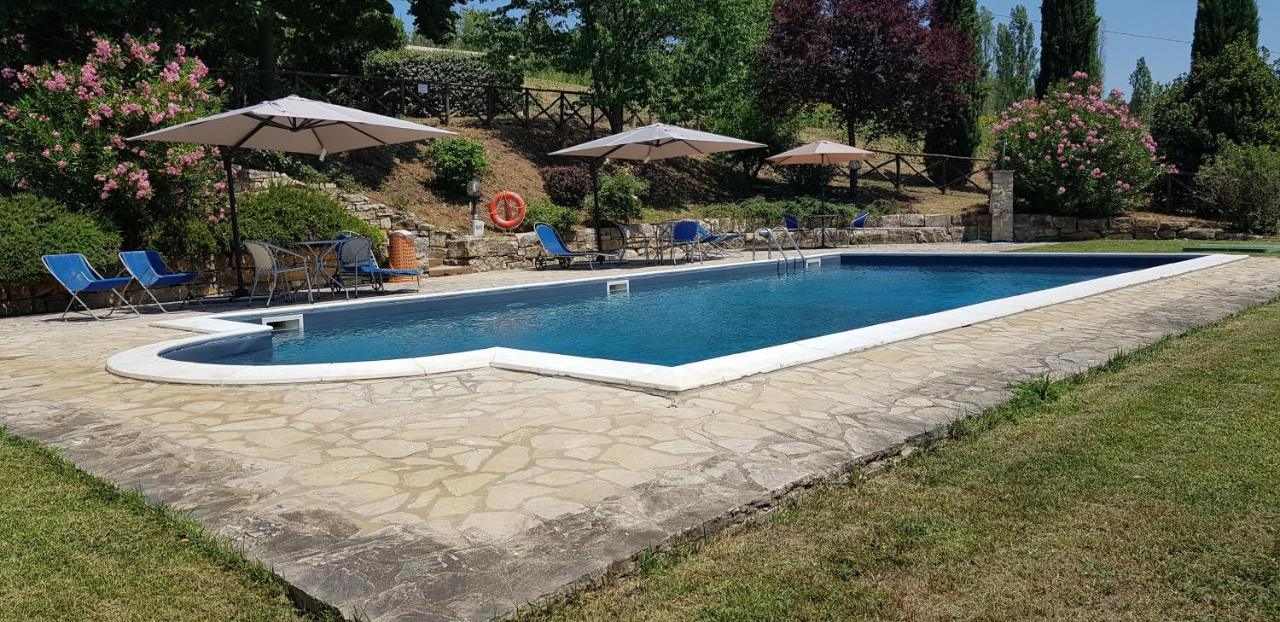 Case In Campagna Con Piscina A Todi Bagian luar foto