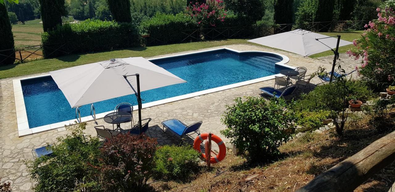 Case In Campagna Con Piscina A Todi Bagian luar foto