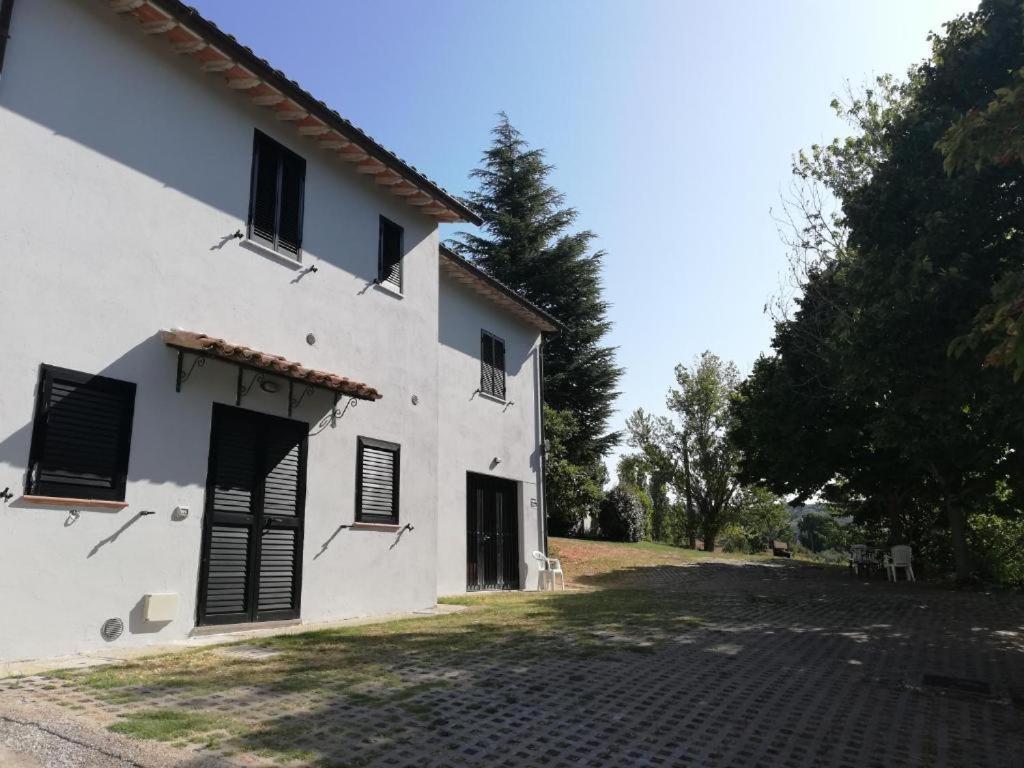 Case In Campagna Con Piscina A Todi Bagian luar foto